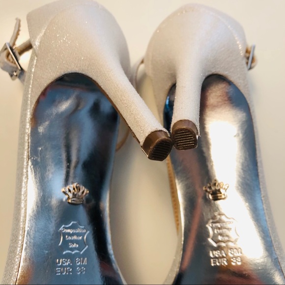 Cream/Silver Heels - Picture 6 of 6